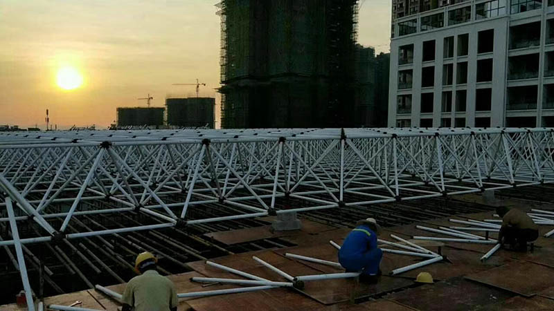 泰安螺栓球网架安装现场